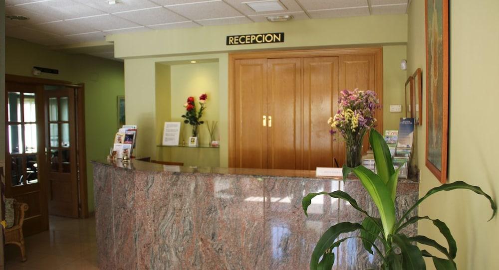 Hotel Dora Пласенсія Екстер'єр фото