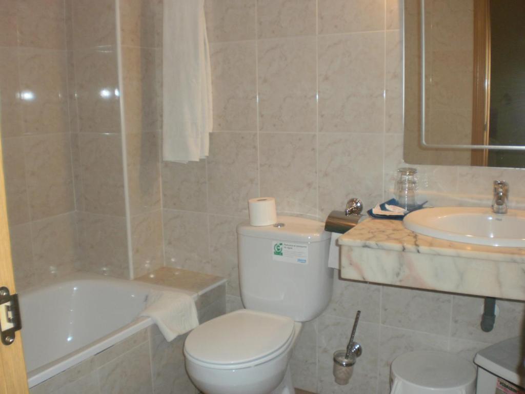 Hotel Dora Пласенсія Номер фото