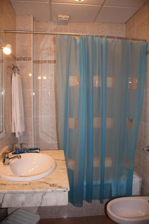 Hotel Dora Пласенсія Екстер'єр фото